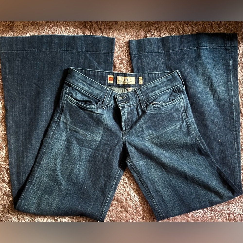 Vintage Juicy Couture wide leg jeans (Size 28)